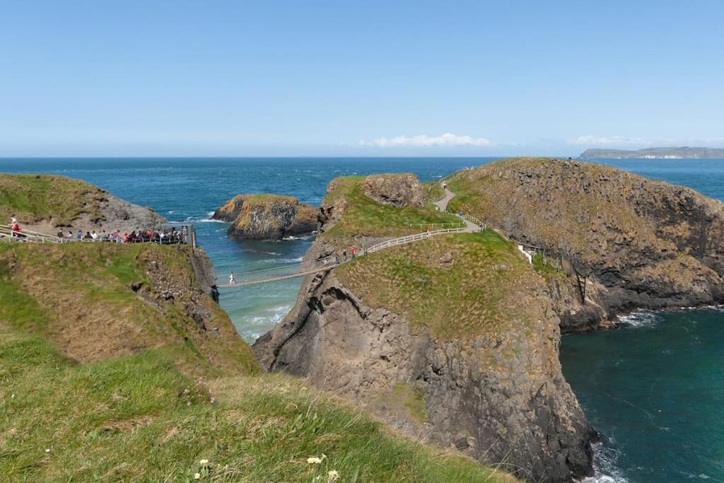 Causeway Coast Sea Shore Apartment - บัลลีคาสเซิล ภายนอก รูปภาพ